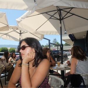 Meet your Posher, Maya